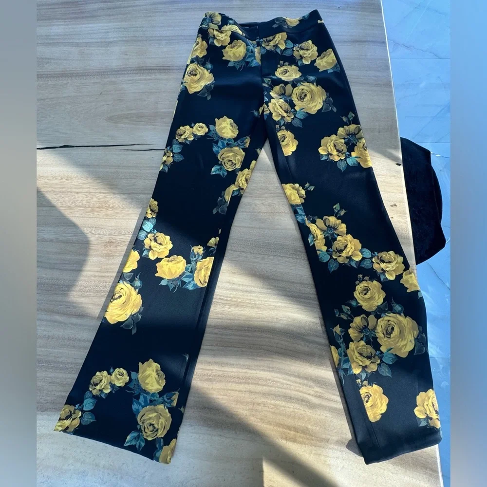 Alice + Olivia Black and Yellow Floral Pants - Picture 2 of 8
